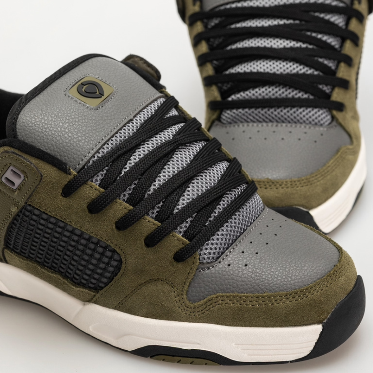 TAVE TT MILITARY BLACK WHITE