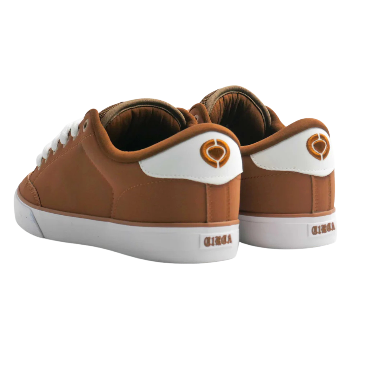 AL50 TAWNY BROWN/WHITE